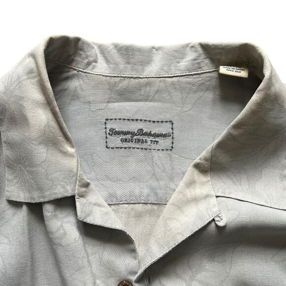Tommy Bahama 100% Silk Hawaiian Shirt XL Floral Aloha Camp Button Front Relaxed - Picture 3 of 10